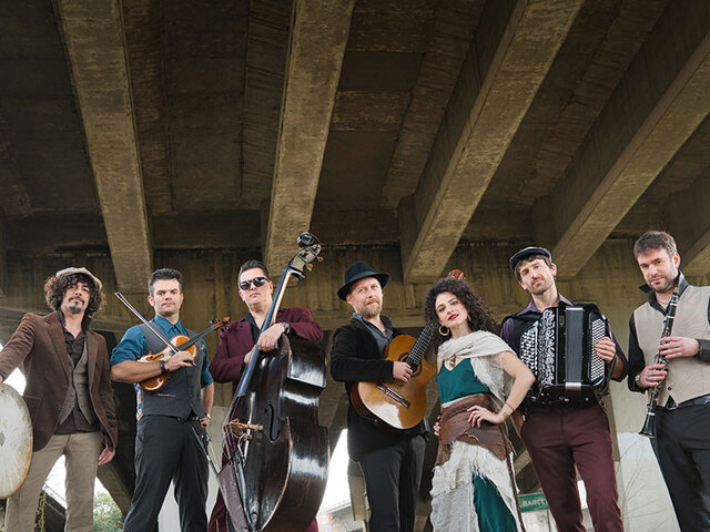 Barcelona Gipsy balKan Orchestra