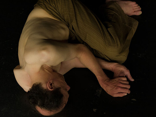 10. Festival inkluzivne scene PreOKRET: Herzen. ZWISCHEN. Vulkanen&apos; [Plesna kompanija tanzfähig &amp;amp; Karina Suárez Bosche] 